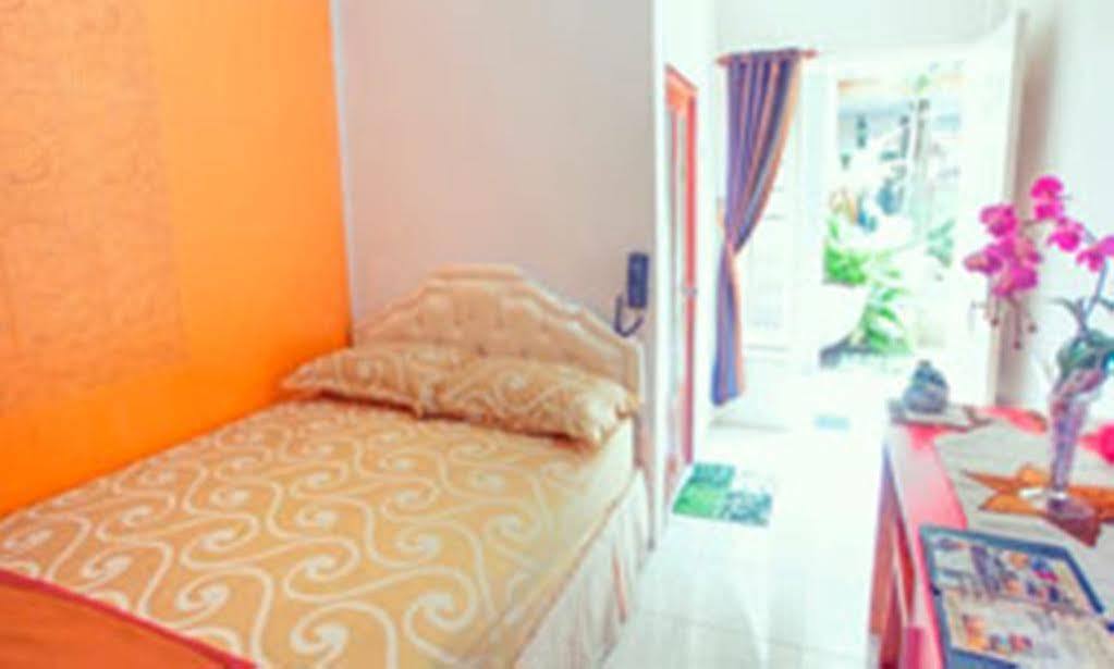 Mojokerto Classic Homestay Exterior foto